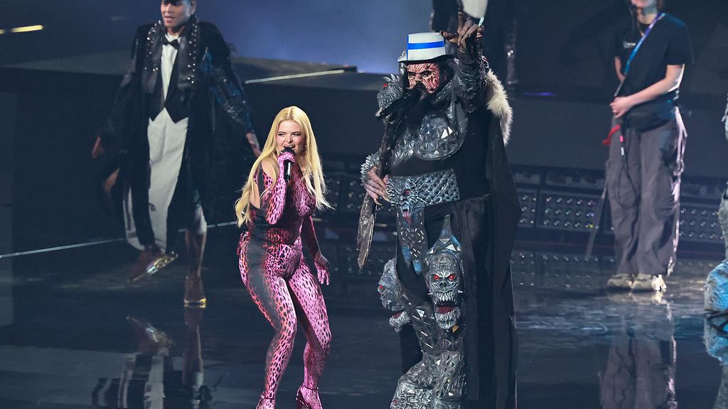 Erika Vikman ja Lordi loistivat viisufinaalin väliaikashow'ssa! Somessa suitsutetaan: 