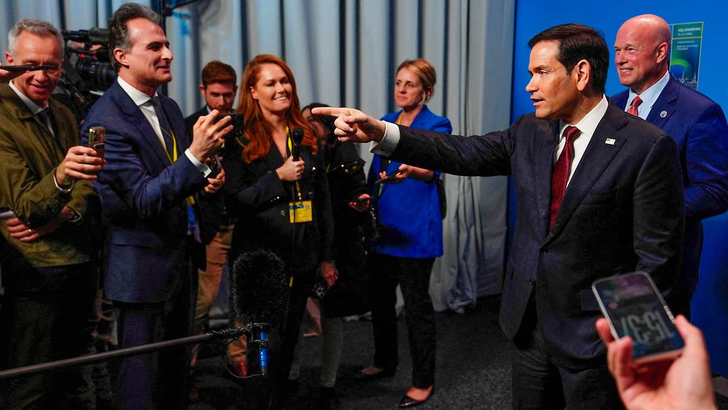 Rubio nauratti toimittajia Ruotsissa: 