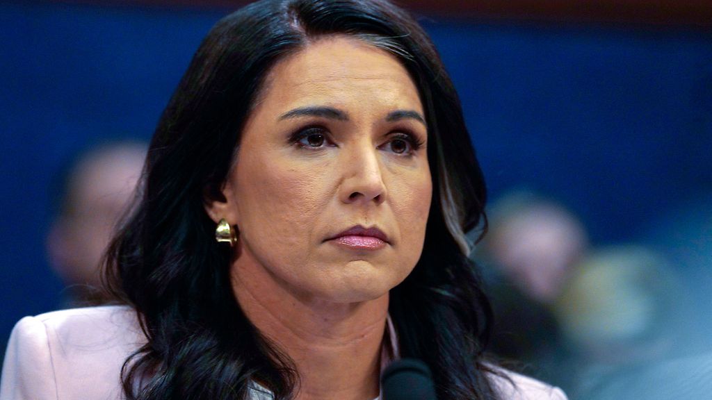 Yhdysvaltain tiedustelujohtaja Tulsi Gabbard eroaa – mies sairastunut syöpään