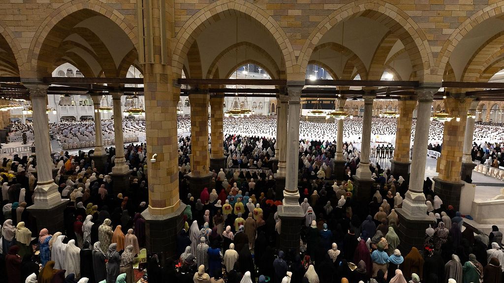 Lähi-idän sota varjostaa muslimien pyhiinvaellusta