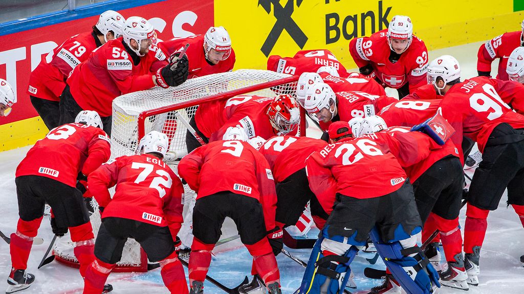 Kommentti: Leijonien päävastustaja vetää Zürichissä älytöntä kulissishow'ta