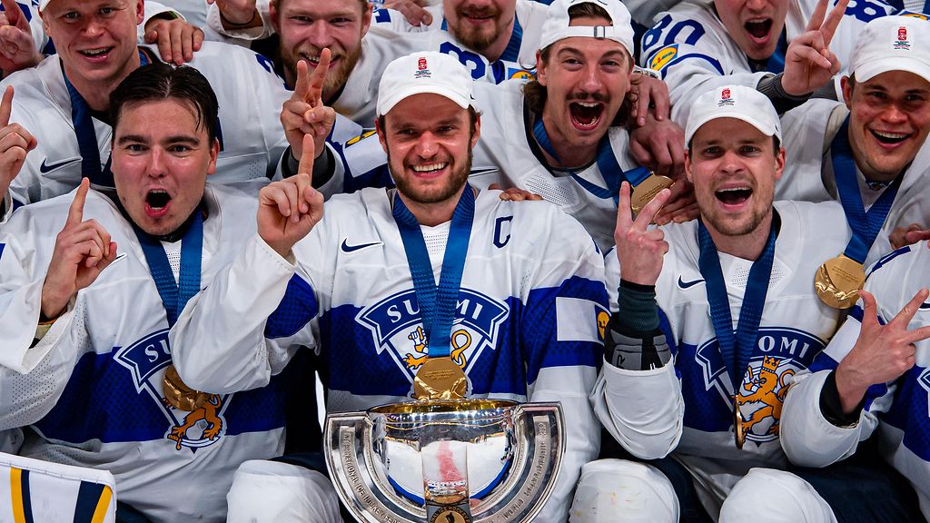 Aleksander Barkov keräsi ylistystä: 