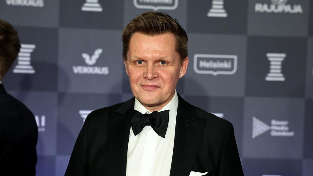 MTV Urheilun Mika Saukkonen täyttää 60 vuotta – ankkurilegenda tuntee yleisön ja muistaa pelottavan illan: 