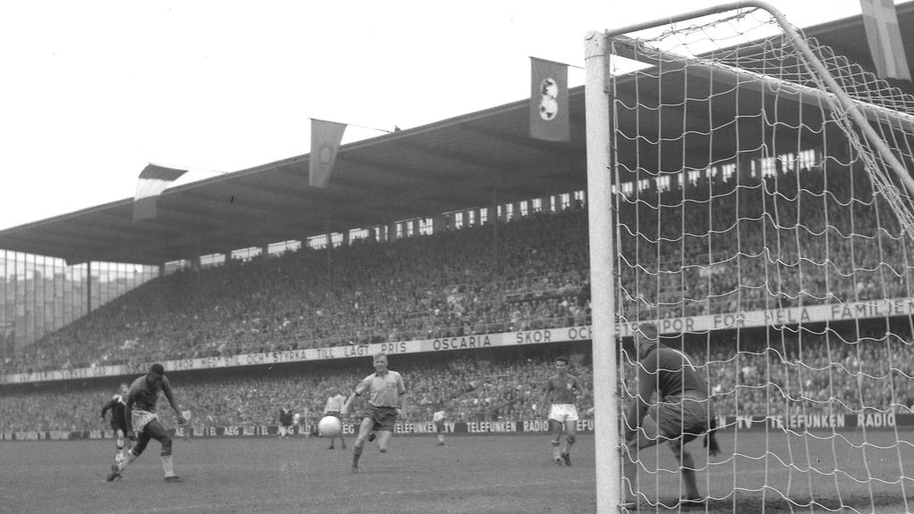 Jalkapallolegendan ikoninen MM-pelipaita myyntiin – hinnasta tähtitieteellinen arvio
