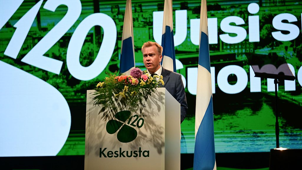 Antti Kaikkonen jatkaa keskustan puheenjohtajana