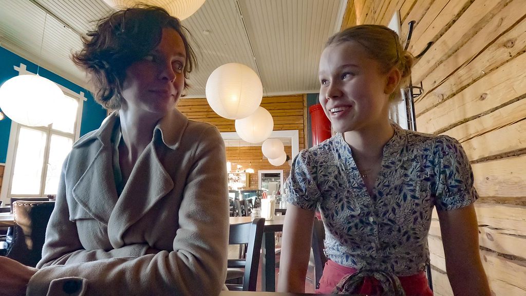 Helga Temonen, 17, kertoo äitinsä Olgan sairaudesta: "Pelott