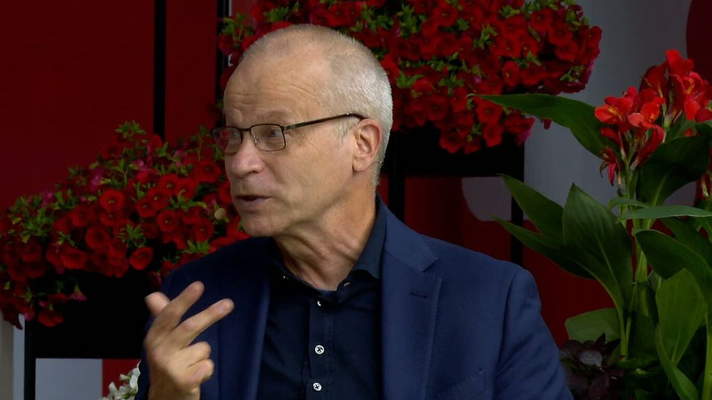 Myös Ylen kirjeenvaihtaja sai haisevan tervetulolahjan: "Seuraamme sinua"