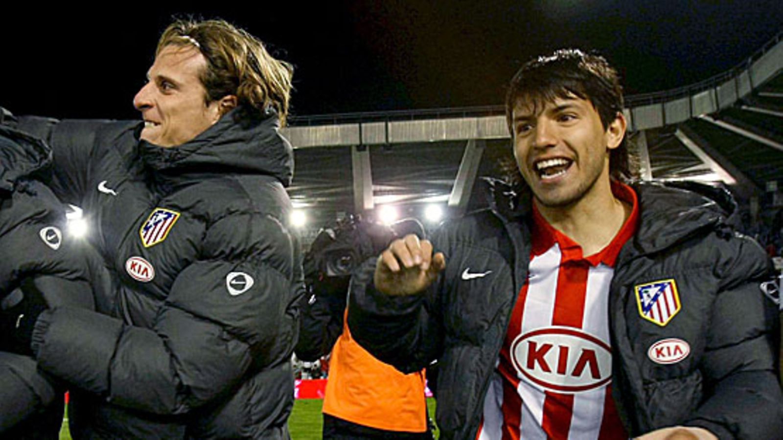 Atleticon Sergio Aguero ja Diego Forlan, kuva: Alberto Aja/EPA