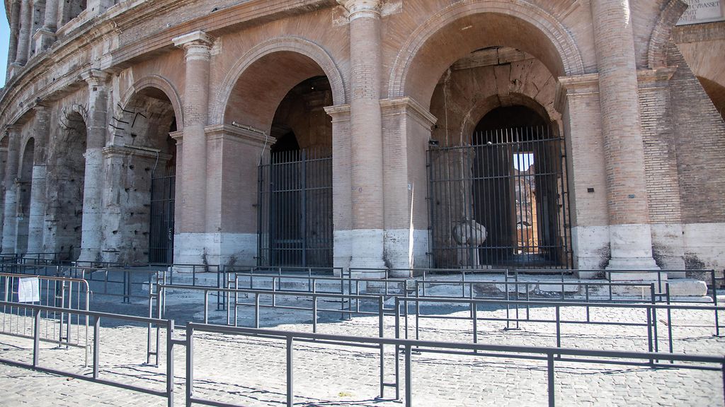 Suru pysäytti Rooman maamerkin: Colosseum kiinni työntekijän kuoleman vuoksi