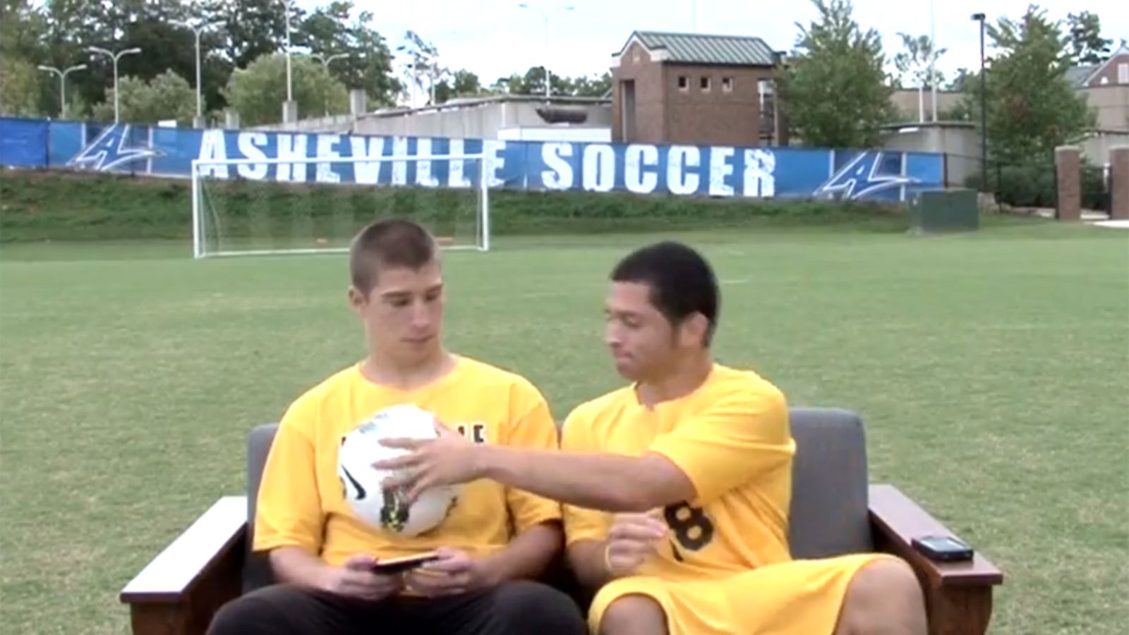 Lassi Hurskainen ja Dan Jackson, UNC Asheville Bulldogs