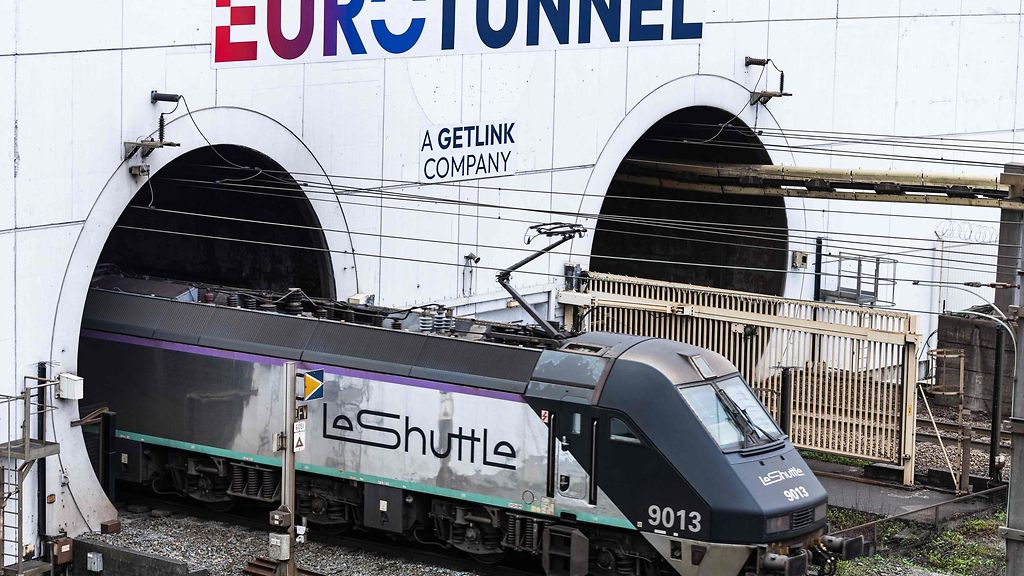 Juna ja bussi törmäsivät Eurotunnelissa – 19 loukkaantui