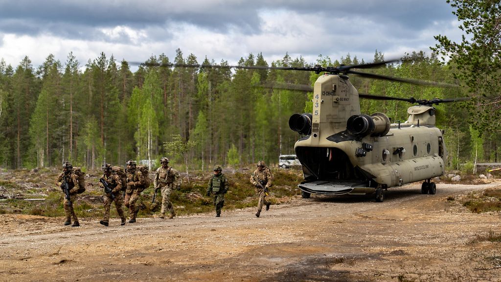 Suurlähettiläs löi pöytään paljastavat luvut – näin nopeasti Suomen ja Britannian puolustusyhteistyö tiivistyy