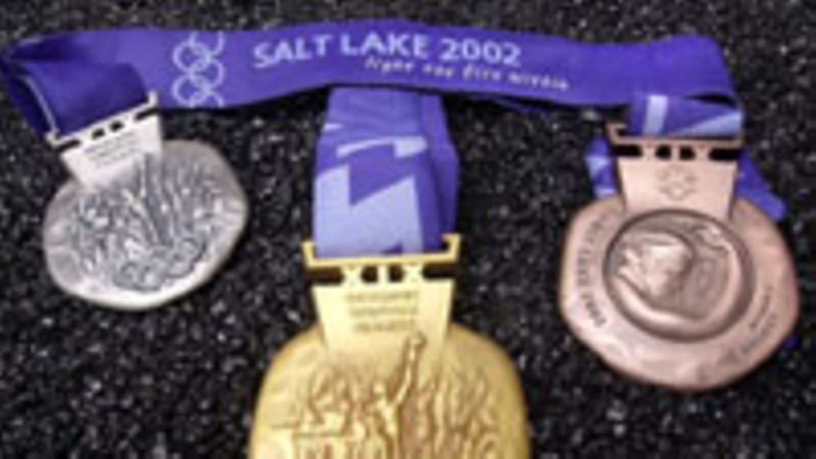 Salt Lake Cityn 2002 olympiakisojen mitalit (Photo: AP)