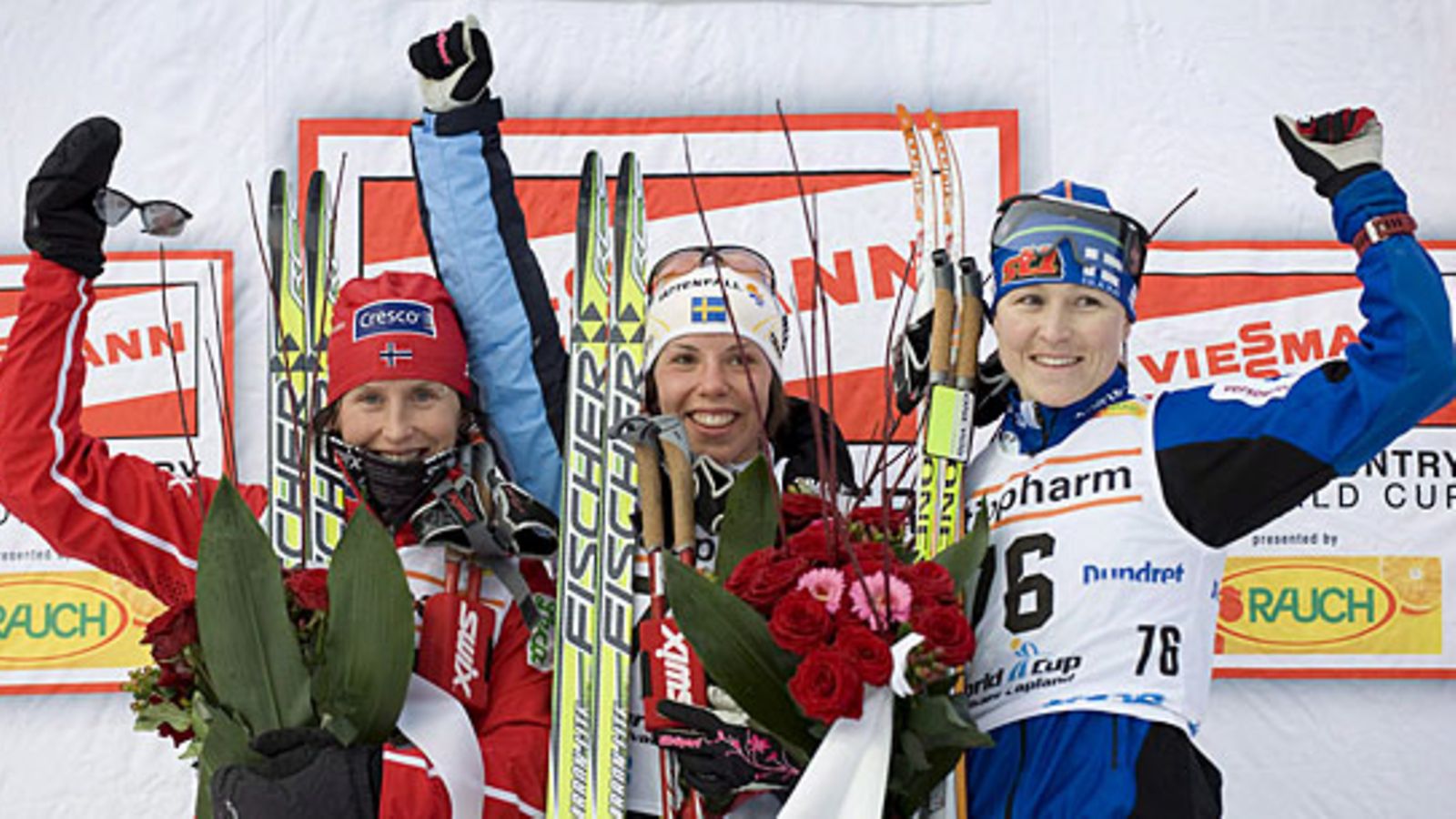 Marit Björgen, Charlotte Kalla ja Aino-Kaisa Saarinen, kuva: EPA/ANDERS WIKLUND