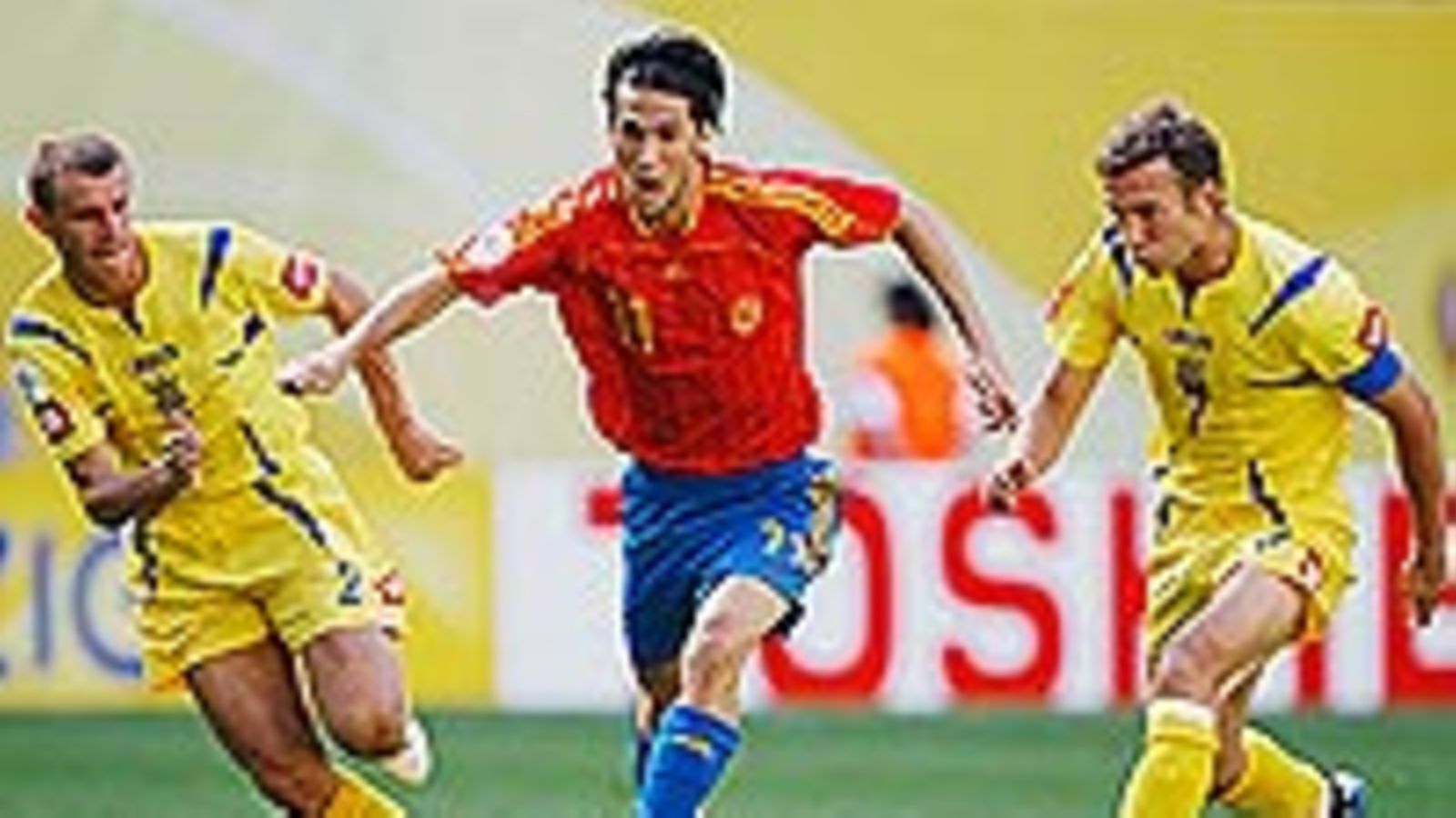 Luis Garcia, Espanja, pallon kanssa Ukraina-pelissä, Photo: Shaun Botterill/Getty Images Sport