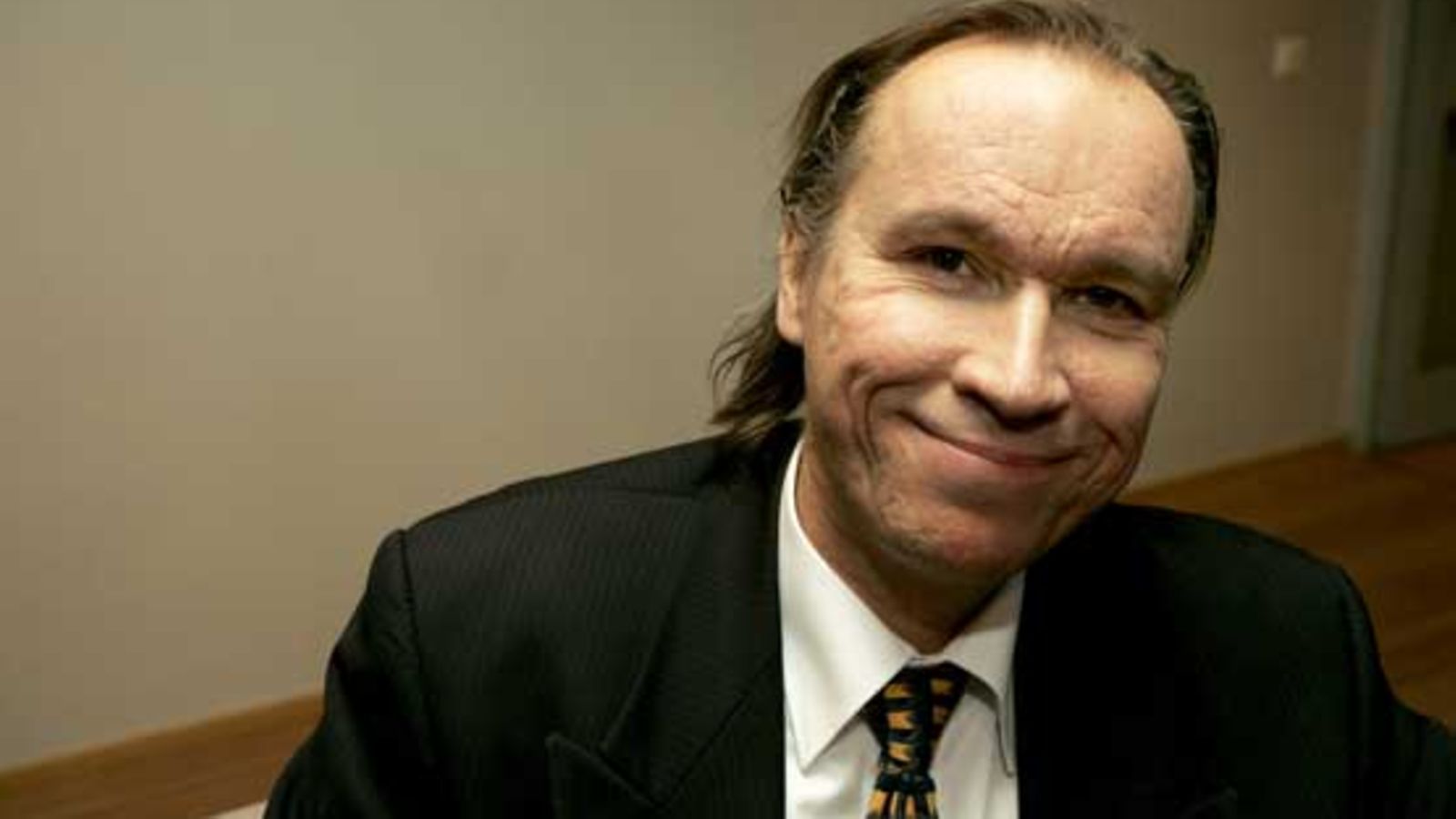 Ilkka Vainio teki tuhmia sanoituksia salanimellä Sipi Castrén.