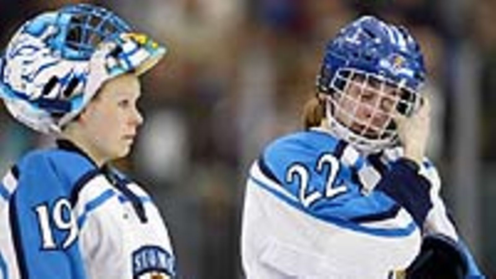 Päivi Salo ja Tuula Puputti hävityn pronssiottelun jälkeen, Photo: Jamie Squire/