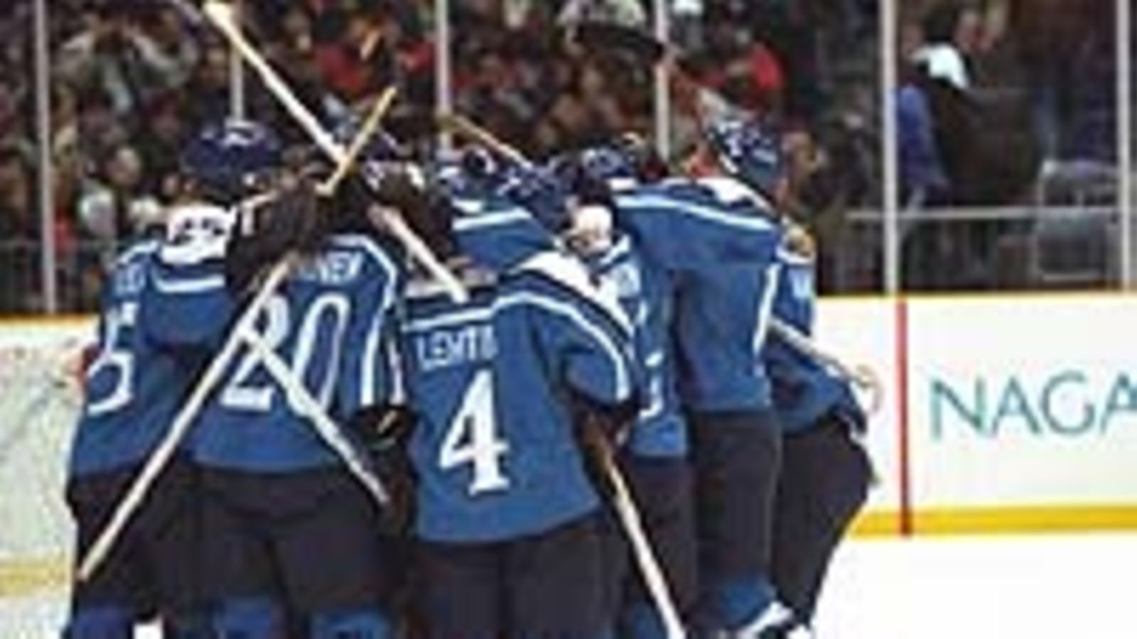 Suomen naismaajoukkue; Photo: Brian Bahr /Allsport