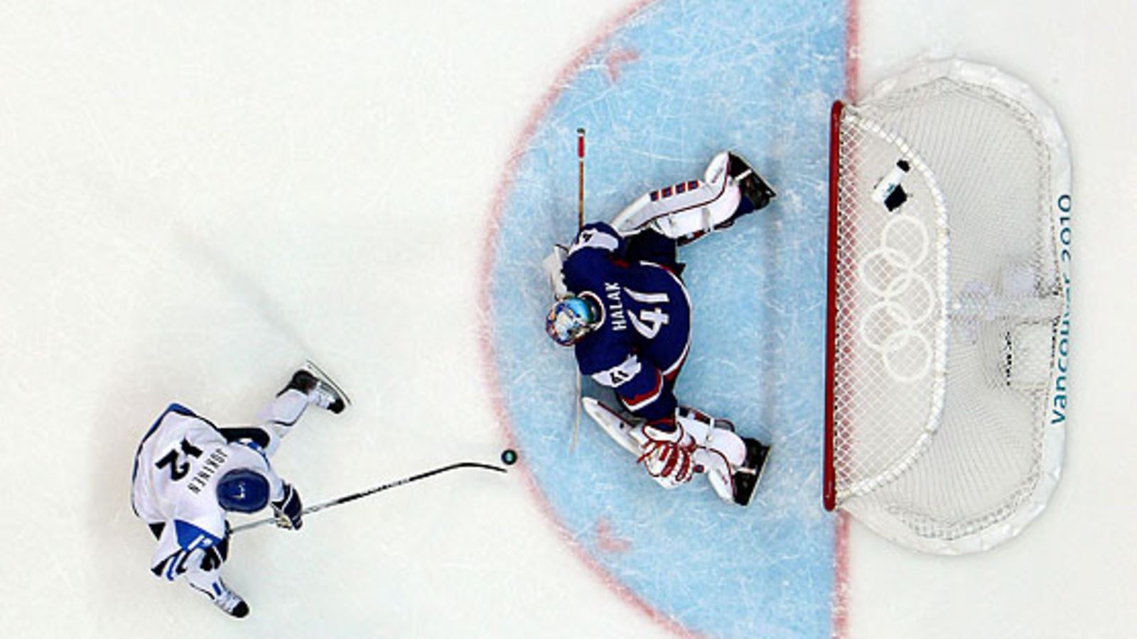 Olli Jokinen ja Jaroslav Halak (Kuva: Bruce Bennett/Getty Images)