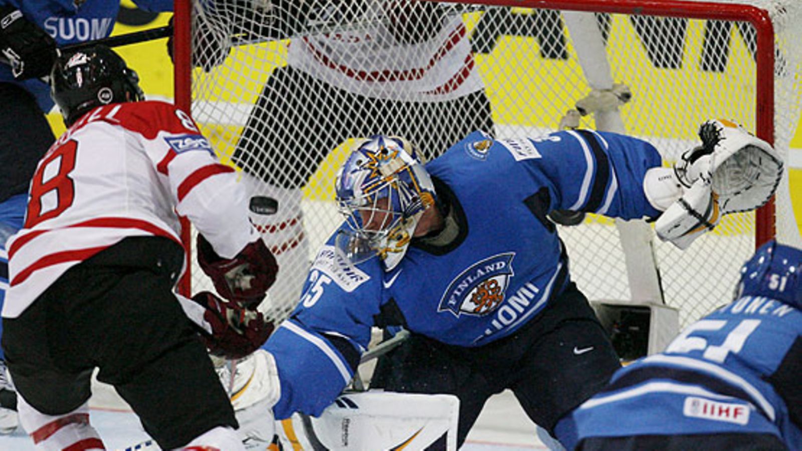 Pekka Rinne, kuva: EPA/STEFFEN SCHMIDT