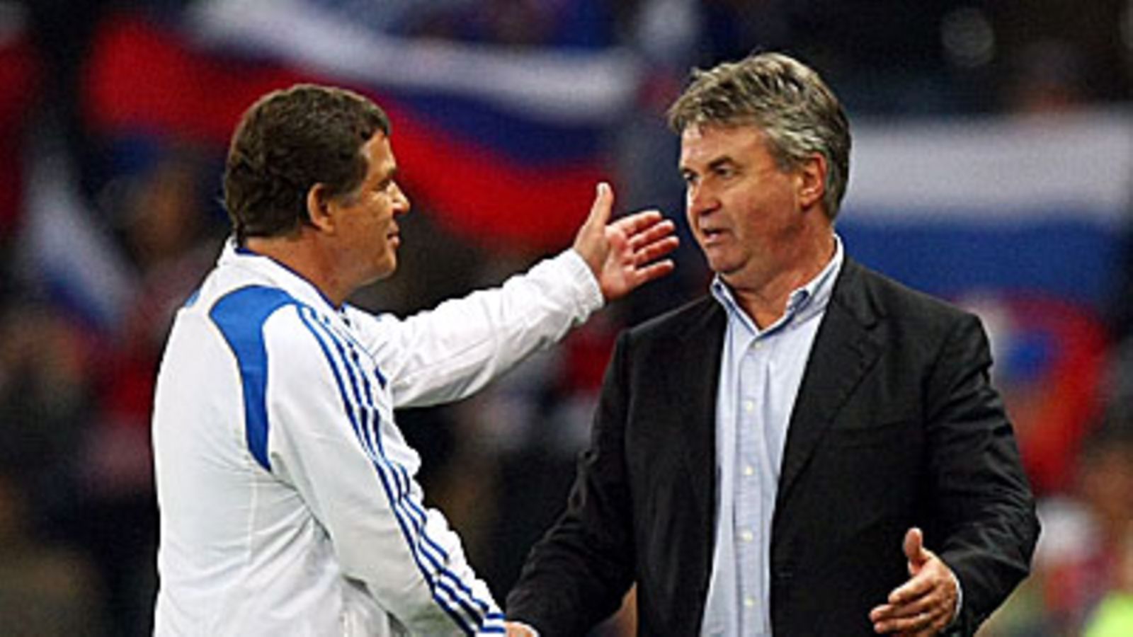 Guus Hiddink (oik.) ja Otto Rehhagel, kuva: Andreas Rentz/Bongarts/Getty Images