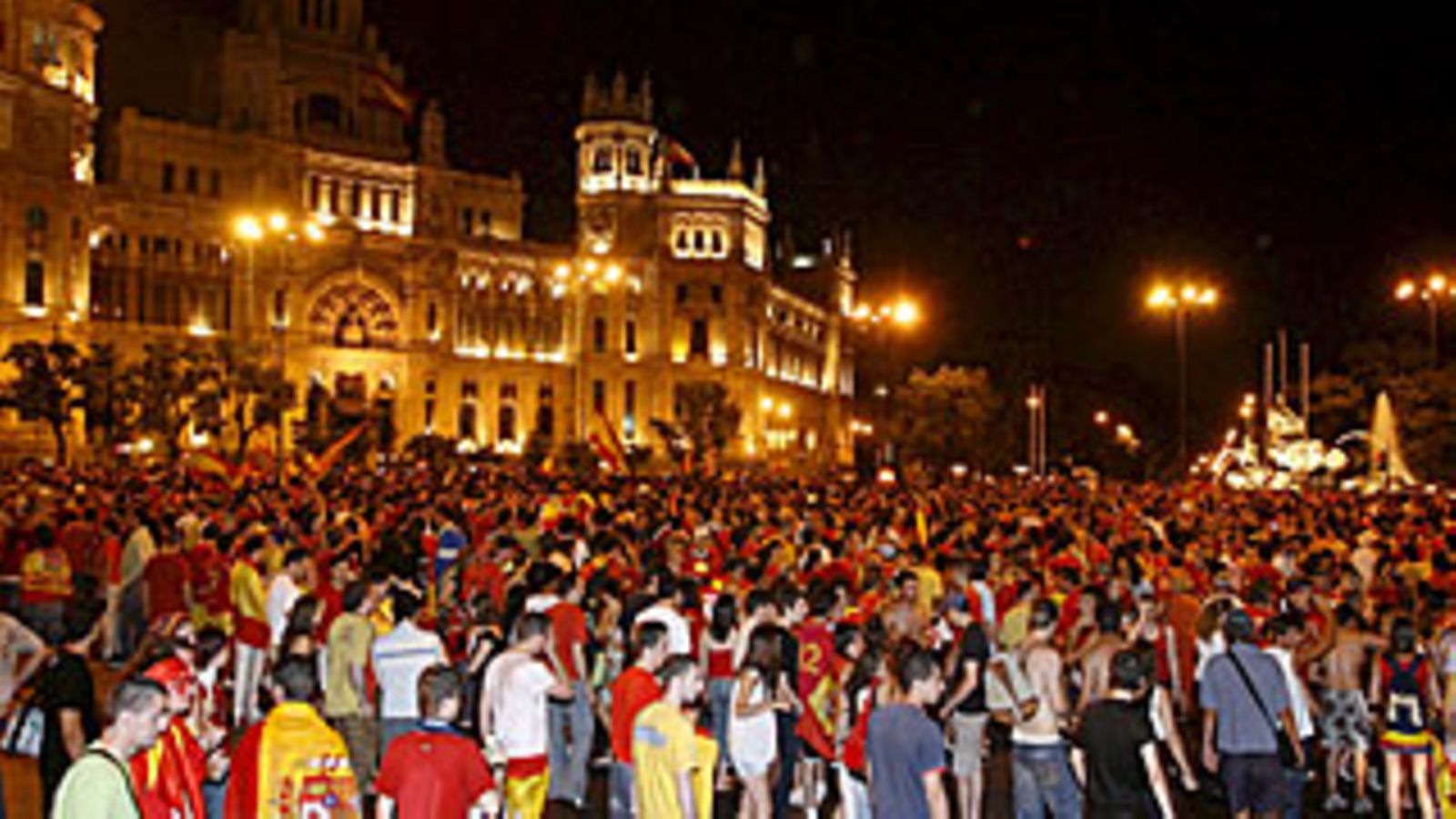 Madrid juhlii EM-kultaa, kuva: EPA/JUAN CARLOS HIDALGO