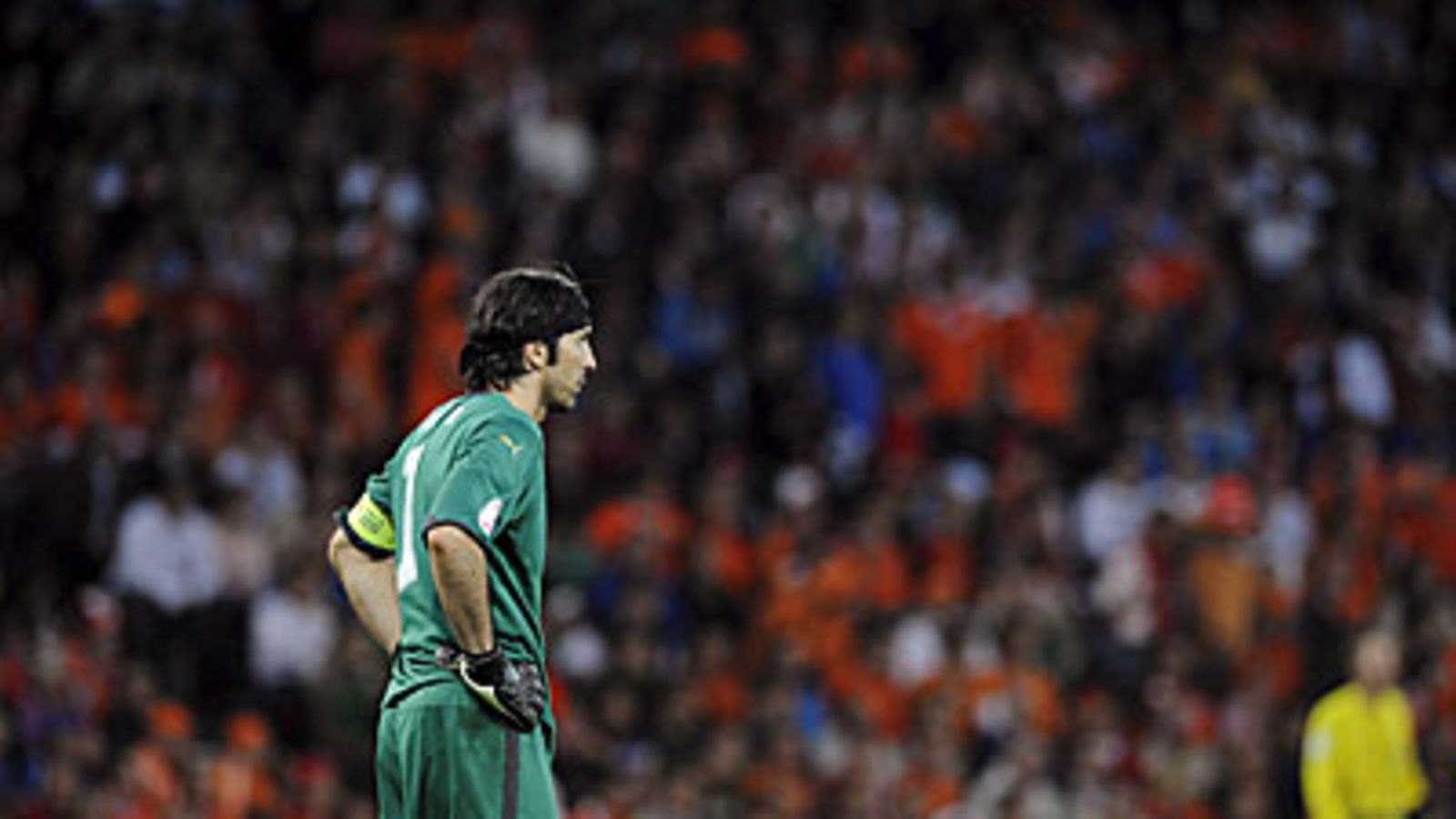 Gianluigi Buffon, kuva: EPA/ DANIEL DAL ZANNARO