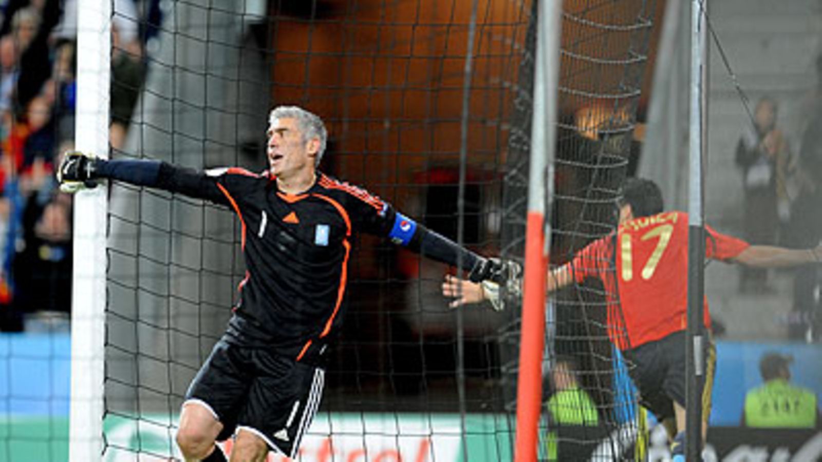 Daniel Guiza teki Espanjan 2-1-voittomaalin, kuva: EPA/VASSIL DONEV