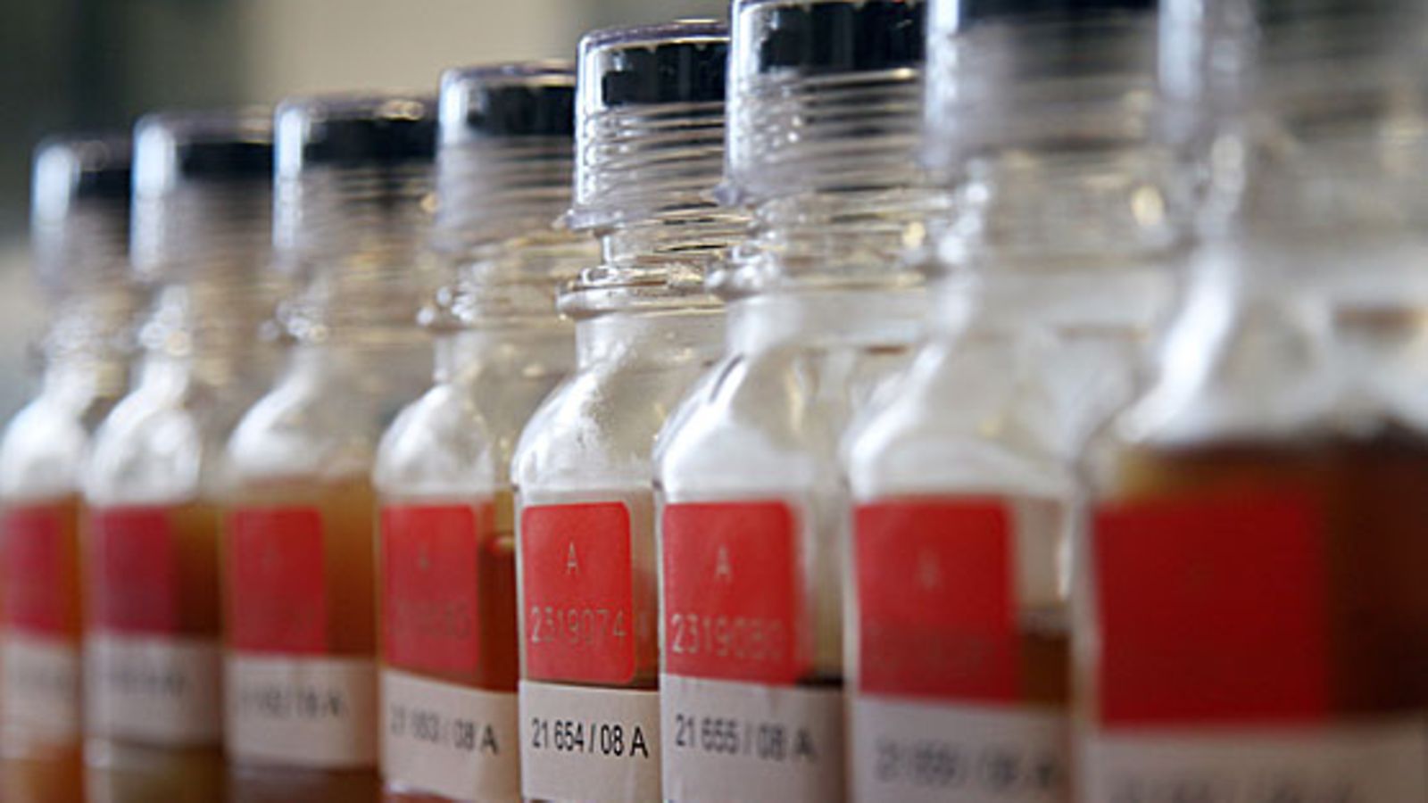 Doping kuvitusta, kuva: Patrik Stollarz  / Getty