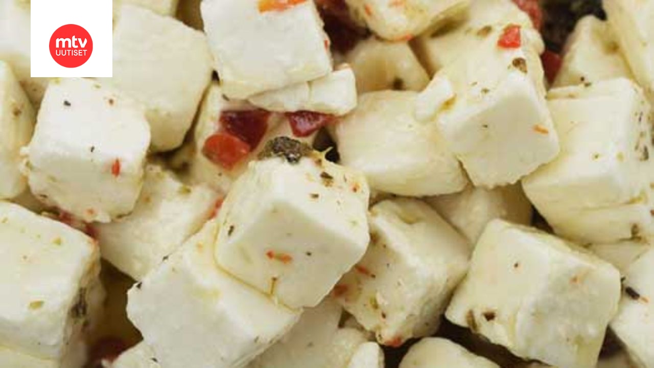 Grillattu paprika fetajuuston kera