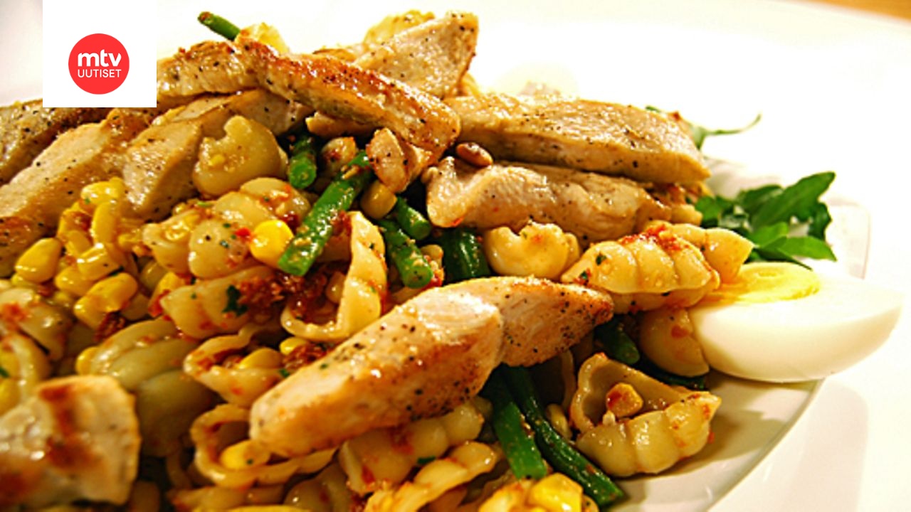 Kana-pastasalaatti