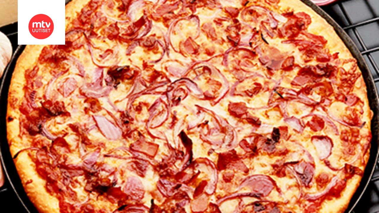 Pizza punasipulilla ja pekonilla