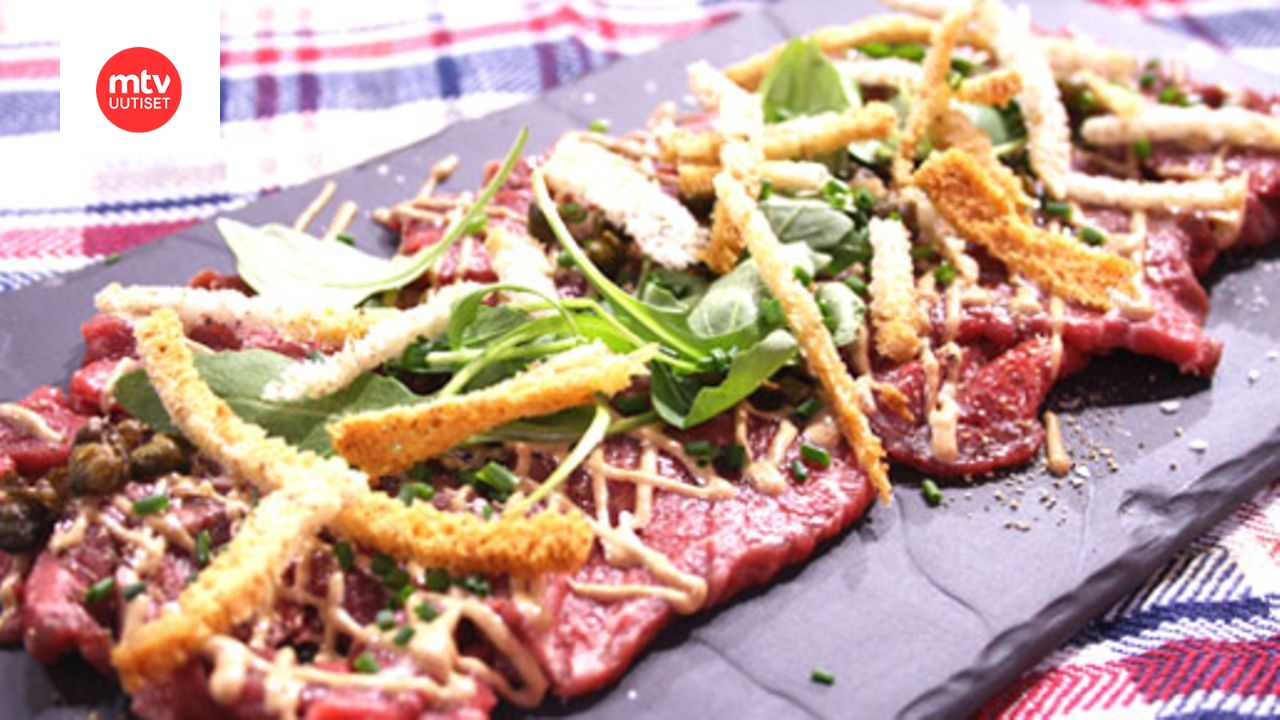 Wagyu-härkäcarpaccio ja worcestermajoneesia