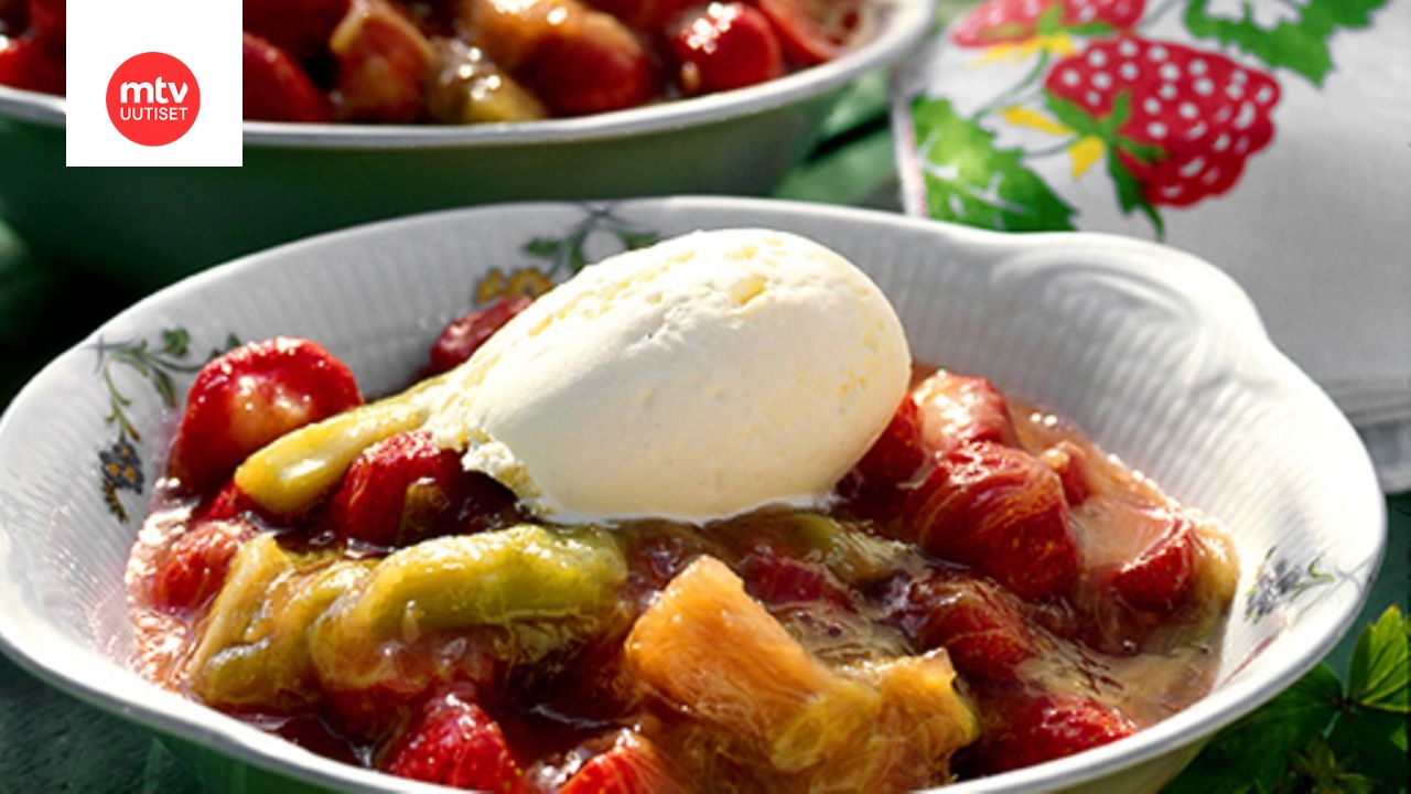 Raparperi-mansikkahilloke appelsiinimehulla