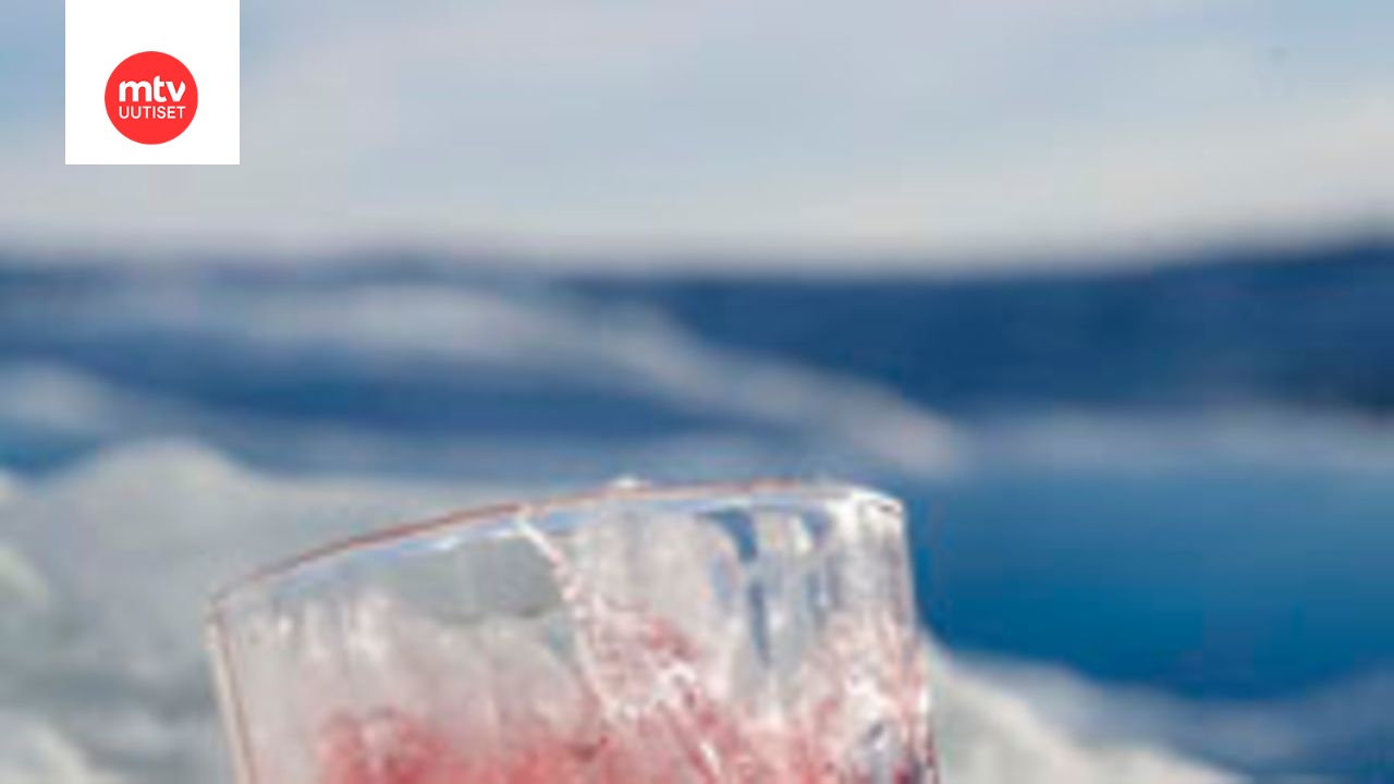 Variksenmarjavodka