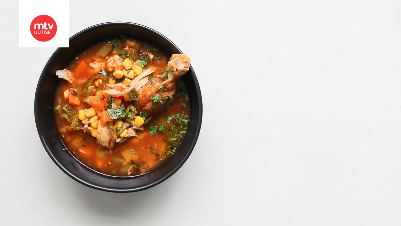 Maissikeitto grillikanasta (Rotisseriekanakeitto)