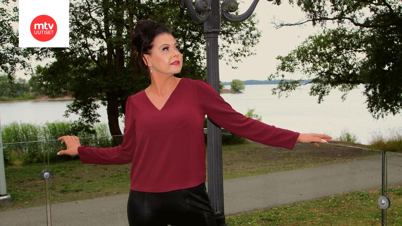 Rantabaari-tähti Sani Aartela viettää Aikakone-yhtyeen kanssa 30 ...