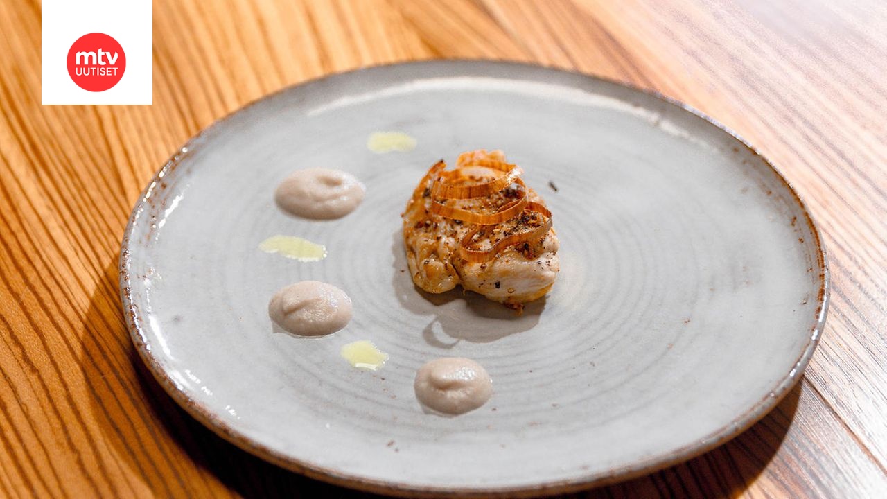 MasterChef Suomi: Valkosipuliöljyssä paistettua kanaa, sipulipyrettä, friteerattua purjoa & purjoöljyä, Isabelin resepti