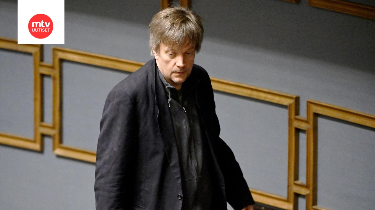 teemu-keskisarja-puolustaa-itse-n-ja-nostaa-kollegat-tikunnokkaan